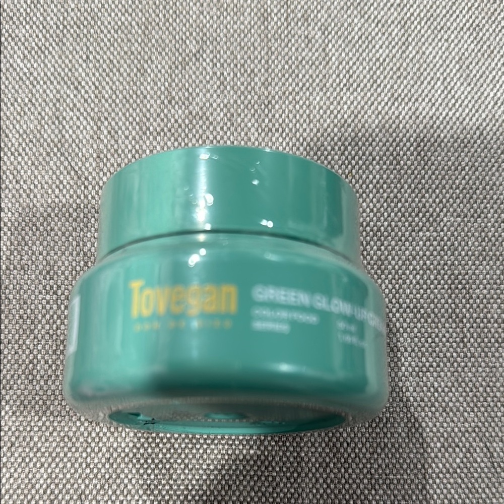 Tovegan Green Glow-up Revitalizing Skincare cream
